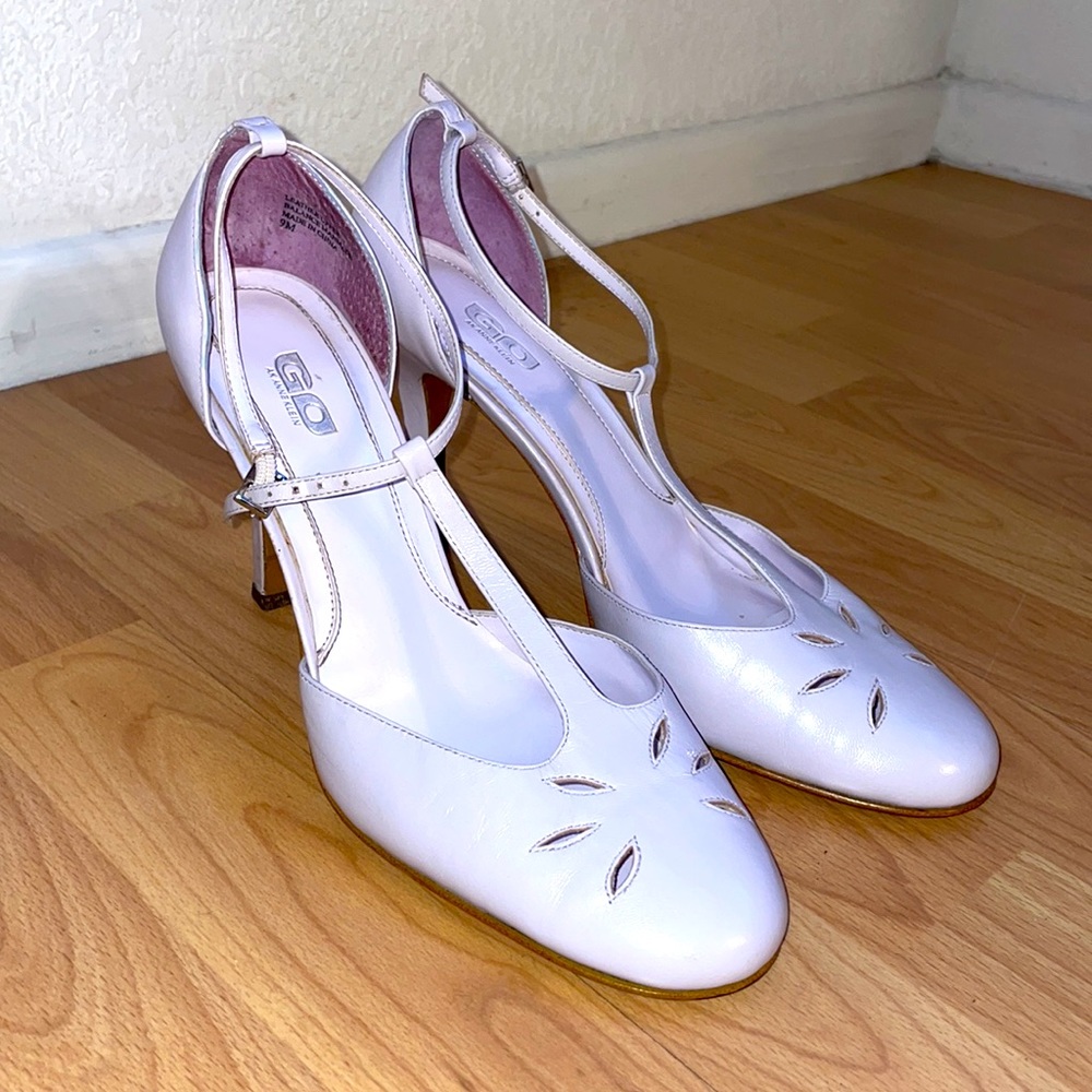 GO Anne Klein 90s Lavender Lilac purple T Strap Wedding Spring Easter Heel Shoe